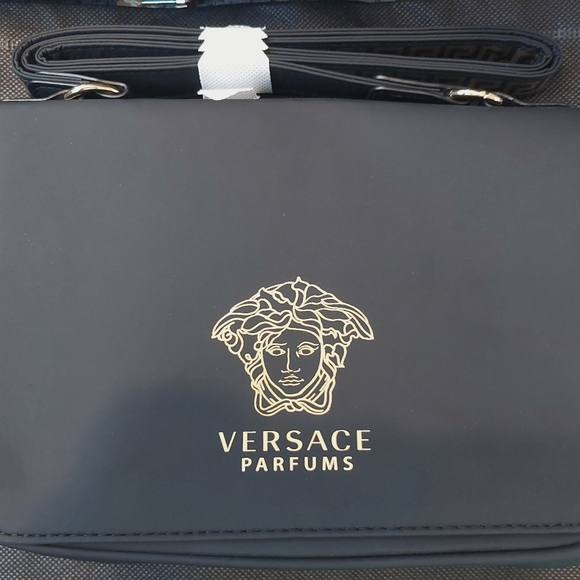 Veraace Parfum Medusa Head Cross Body Bag with Dust Bag - Picture 2 of 8